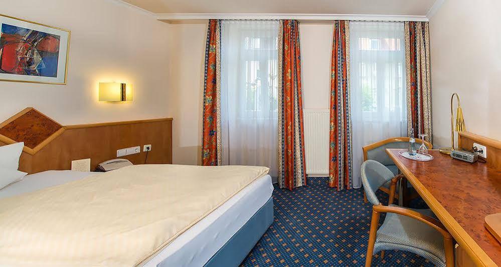 Hotel Wuerttemberger Hof Öhringen Esterno foto